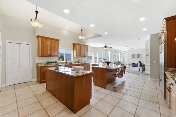 1440 E NORTHRIDGE DR, Bountiful, UT 84010