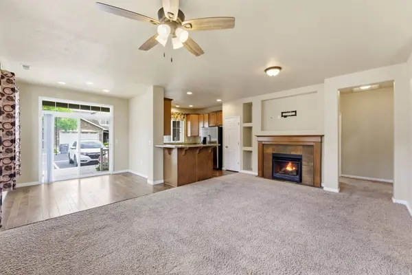897 HALSTEAD DR, North Salt Lake, UT 84054