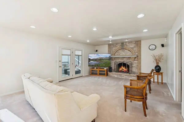 2382 SUMMERWOOD DR, Layton, UT 84040