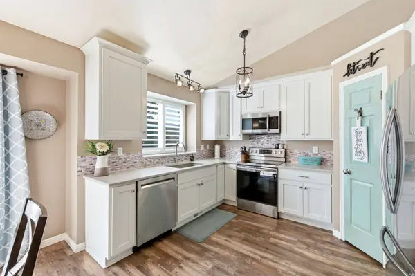 1691 S 300 E, Kaysville, UT 84037