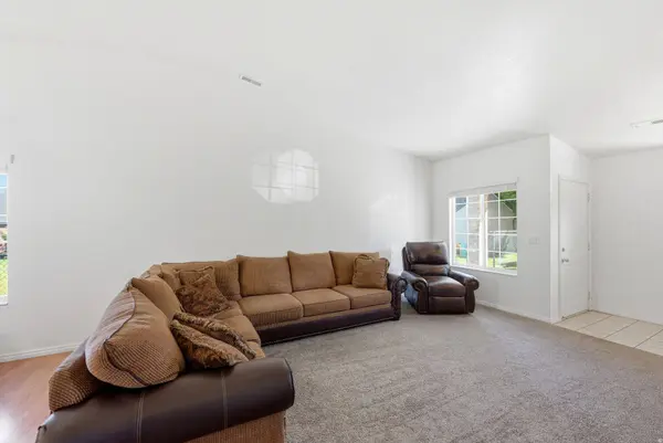 398 S MAIN ST, Kaysville, UT 84037