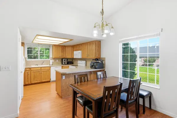 398 S MAIN ST, Kaysville, UT 84037