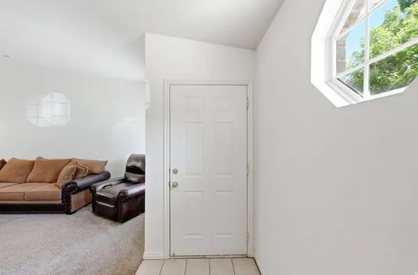 398 S MAIN ST, Kaysville, UT 84037