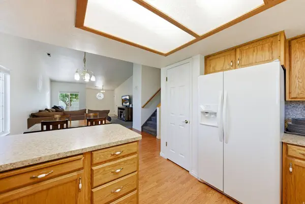 398 S MAIN ST, Kaysville, UT 84037