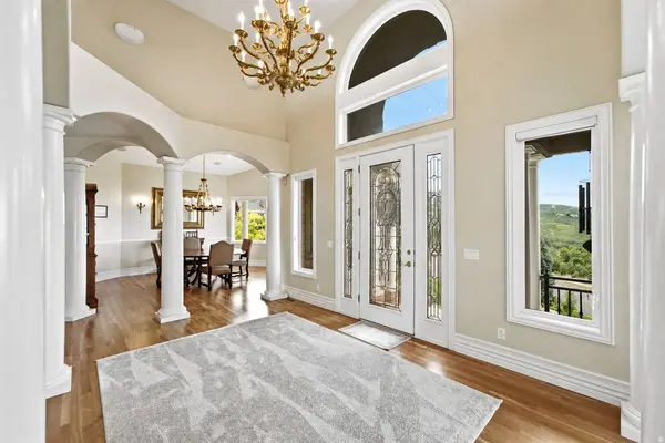 1756 S STONE HOLLOW DR, Bountiful, UT 84010