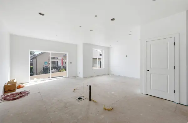 191 E 210 N, North Salt Lake, UT 84054