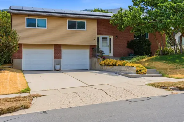 3059 N 2350 E