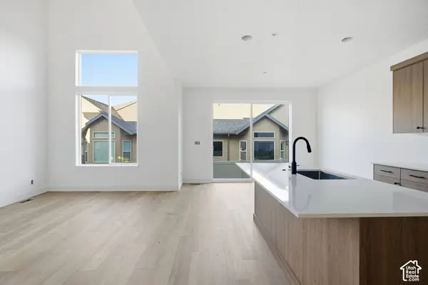 189 E 210 N #8, North Salt Lake, UT 84054