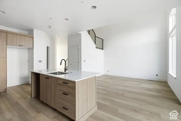 189 E 210 N #8, North Salt Lake, UT 84054