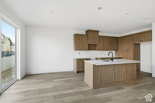 189 E 210 N #8, North Salt Lake, UT 84054