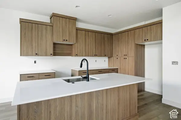 189 E 210 N #8, North Salt Lake, UT 84054