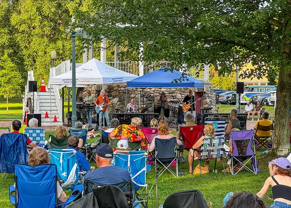 feature image of Resident&#39;s Guide to Andover Community Events &amp; Activities