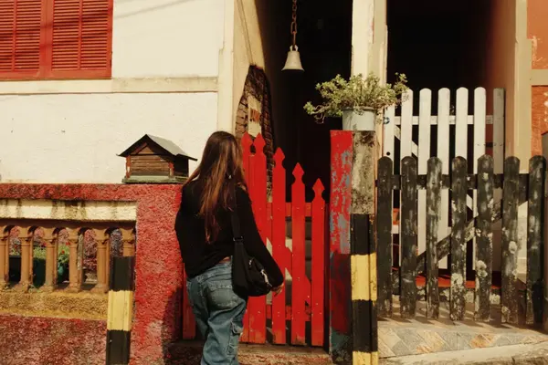 What Actually Makes a Buyer Choose Your Home in Andover, MA Over the One Down the Street