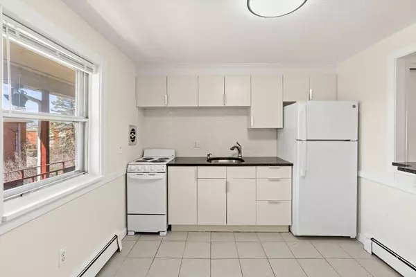 2 Colonial Dr #E2-5, Andover, MA 01810