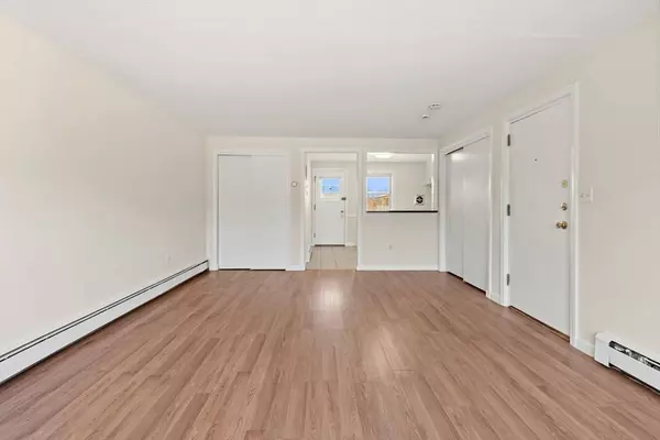 2 Colonial Dr #E2-5, Andover, MA 01810