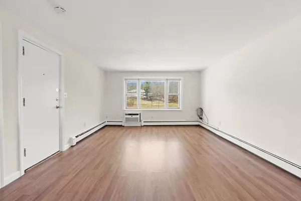 2 Colonial Dr #E2-5, Andover, MA 01810