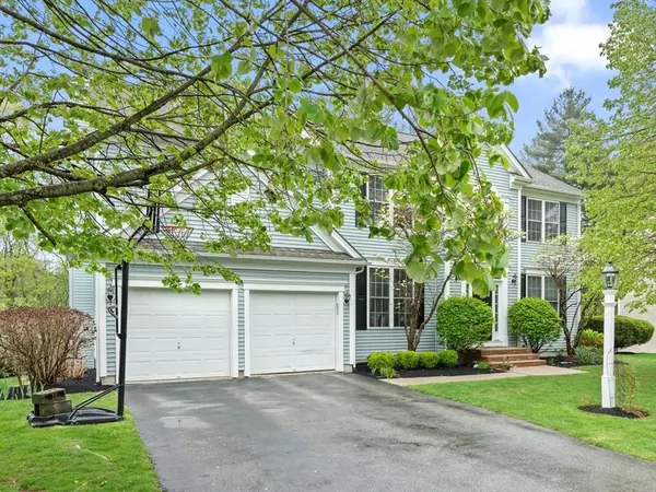 118 Palomino Dr, North Andover, MA 01845