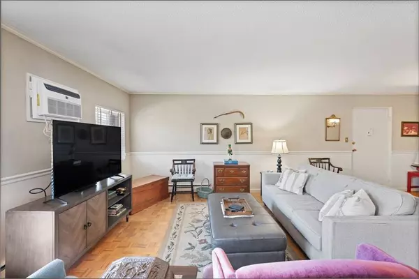 257 N Main St #11, Andover, MA 01810