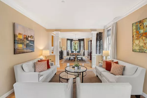 118 Palomino Dr, North Andover, MA 01845