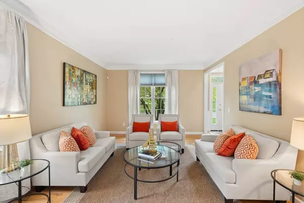 118 Palomino Dr, North Andover, MA 01845