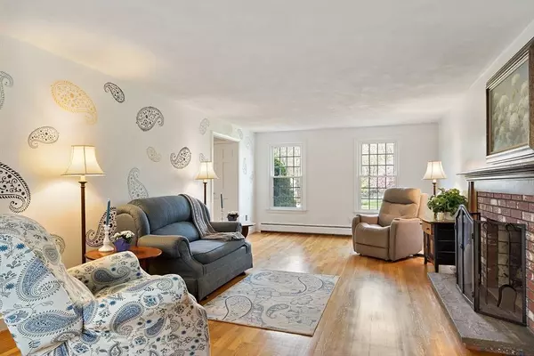 170 Olympic Ln, North Andover, MA 01845