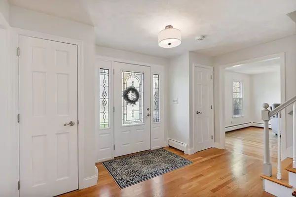 170 Olympic Ln, North Andover, MA 01845