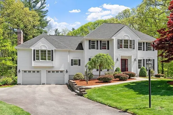 4 Plumwood Dr, Methuen, MA 01844