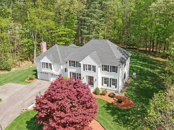 4 Plumwood Dr, Methuen, MA 01844
