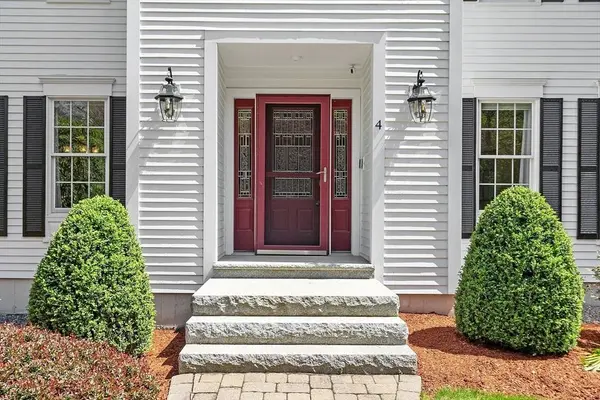 4 Plumwood Dr, Methuen, MA 01844