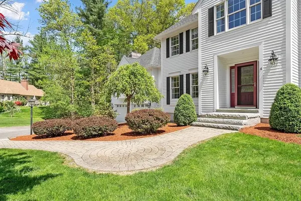 4 Plumwood Dr, Methuen, MA 01844
