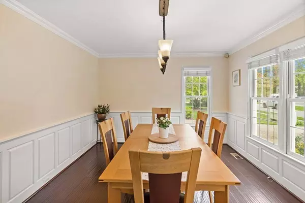 15 Copley Cir, North Andover, MA 01845