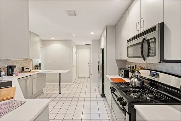 38 Alcott Way #38, North Andover, MA 01845