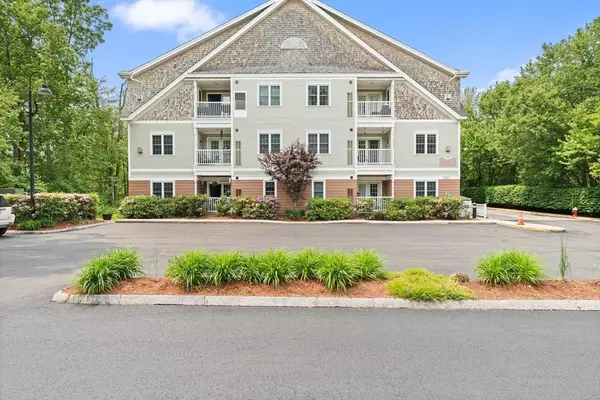 190 Chickering Rd #201D, North Andover, MA 01845