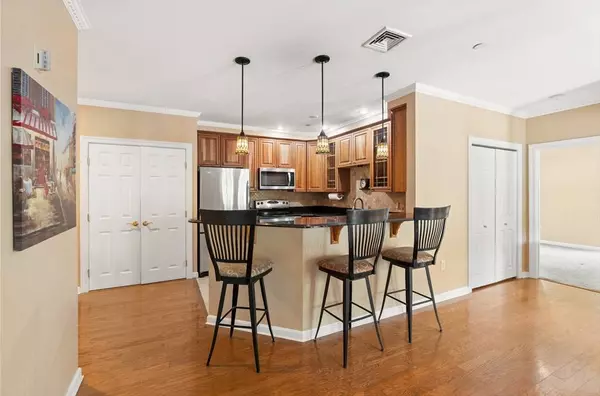 190 Chickering Rd #201D, North Andover, MA 01845