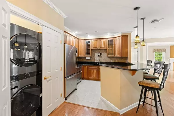 190 Chickering Rd #201D, North Andover, MA 01845