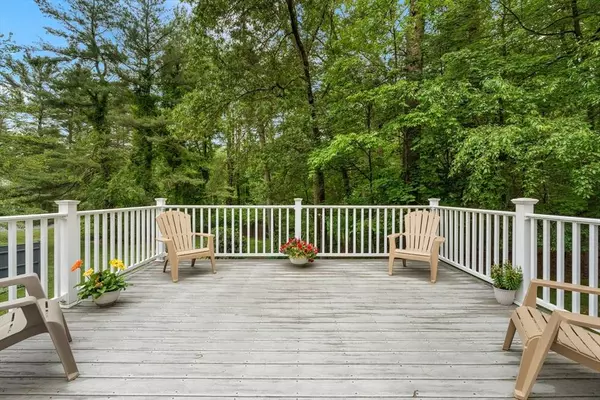 11 Farrwood Dr, Andover, MA 01810