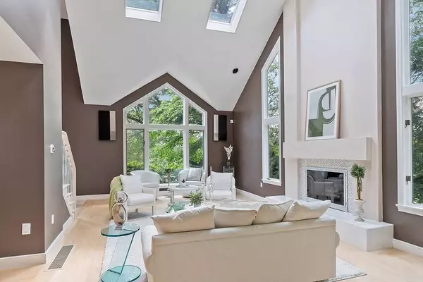 20 Carter Ln, Andover, MA 01810