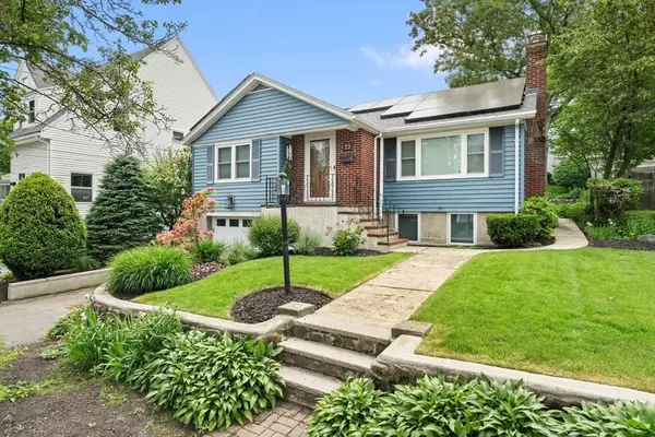 22 Cumner Ave, Melrose, MA 02176