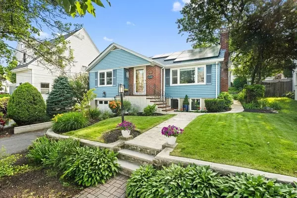 22 Cumner Ave, Melrose, MA 02176