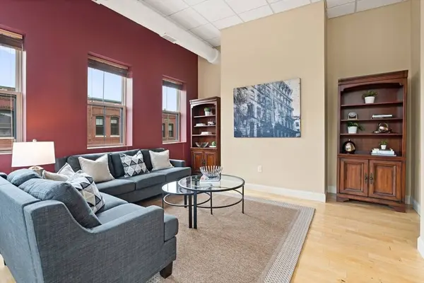 24 Washington St #404, Haverhill, MA 01832