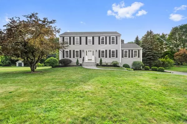 3 Penni Ln, Andover, MA 01810