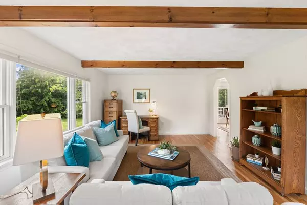 3 Penni Ln, Andover, MA 01810