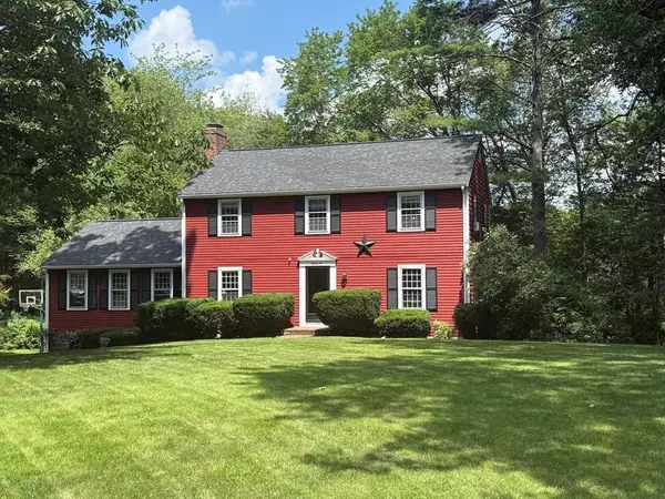 82 Raleigh Tavern Ln, North Andover, MA 01845