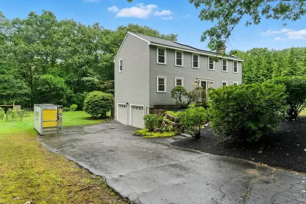 9 Ellsworth Rd, Andover, MA 01810