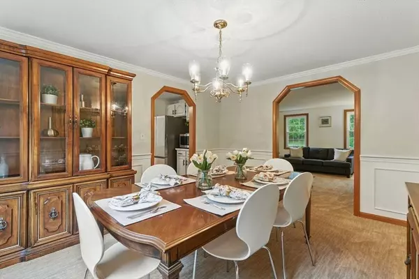 9 Ellsworth Rd, Andover, MA 01810