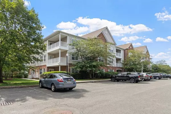 170 Haverhill St #129, Andover, MA 01810