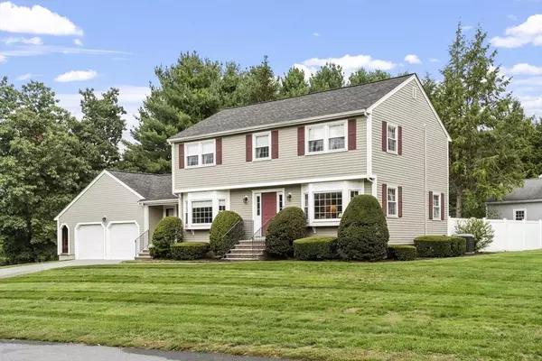 11 Eastman Rd, Andover, MA 01810