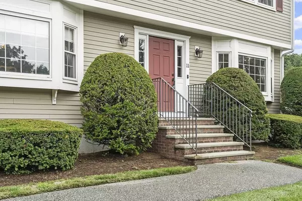 11 Eastman Rd, Andover, MA 01810