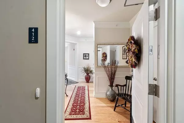 2 Francis Dr #412, Andover, MA 01810