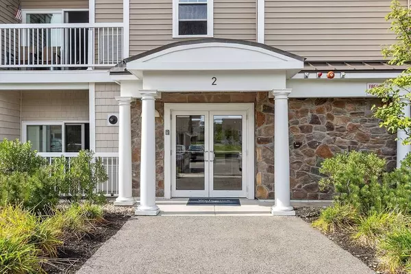 2 Francis Dr #412, Andover, MA 01810